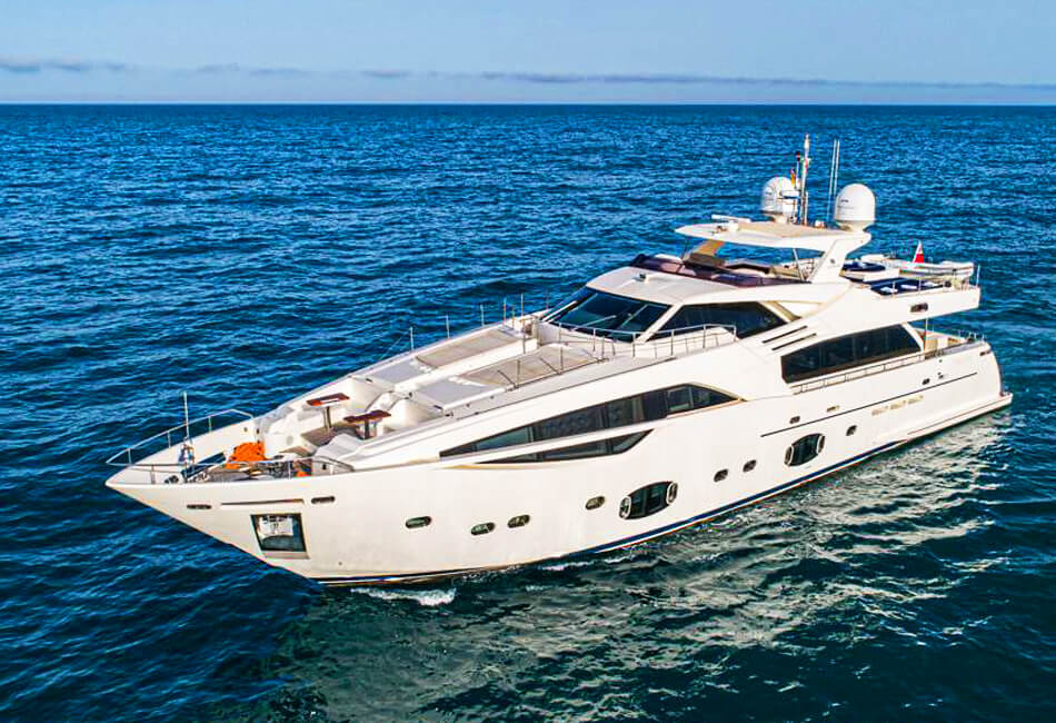 101 Ft Ferretti Custom Line 100 