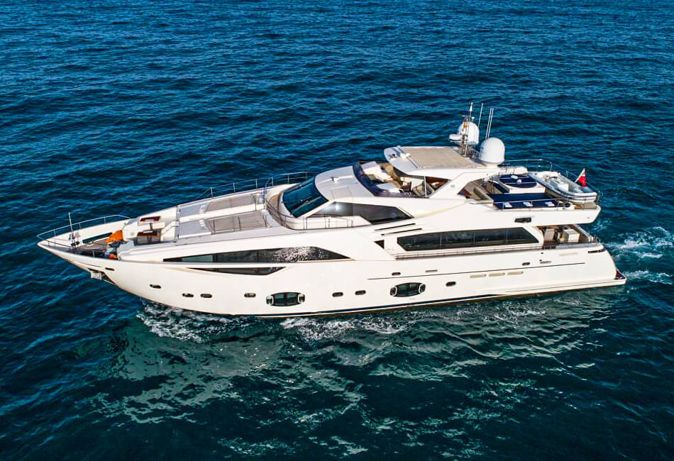 101 Ft Ferretti Custom Line 100 