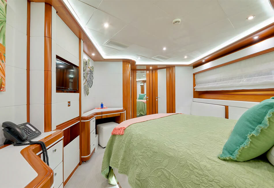 Luxury Superyacht 131,2 Ft 