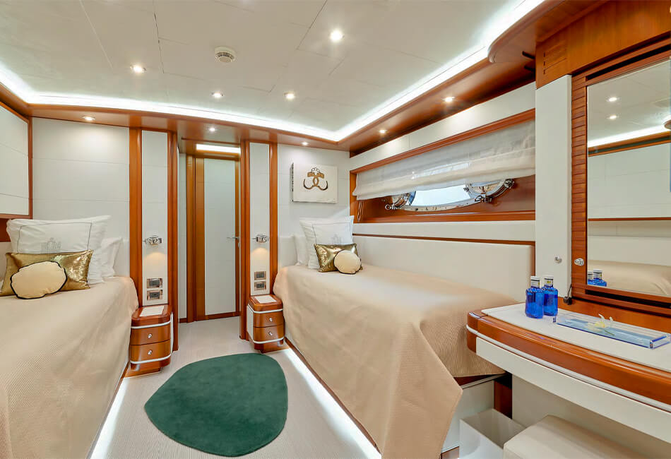 Luxury Superyacht 131,2 Ft 