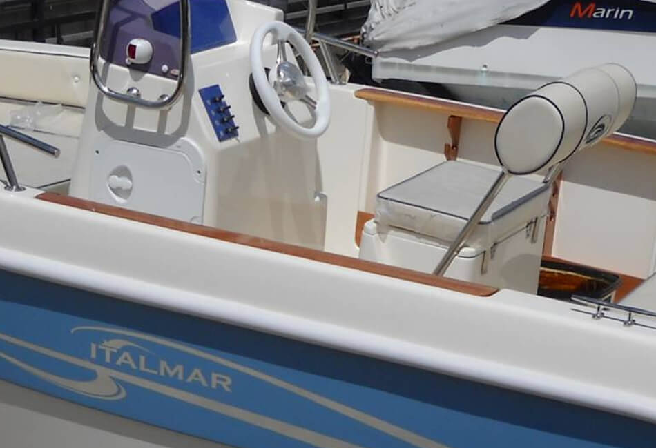17 ft Italmar Motorboat 
