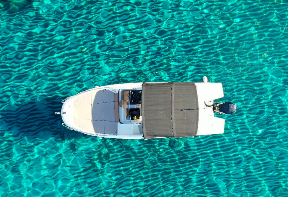 24,8-metrowa luksusowa łódź motorowa 