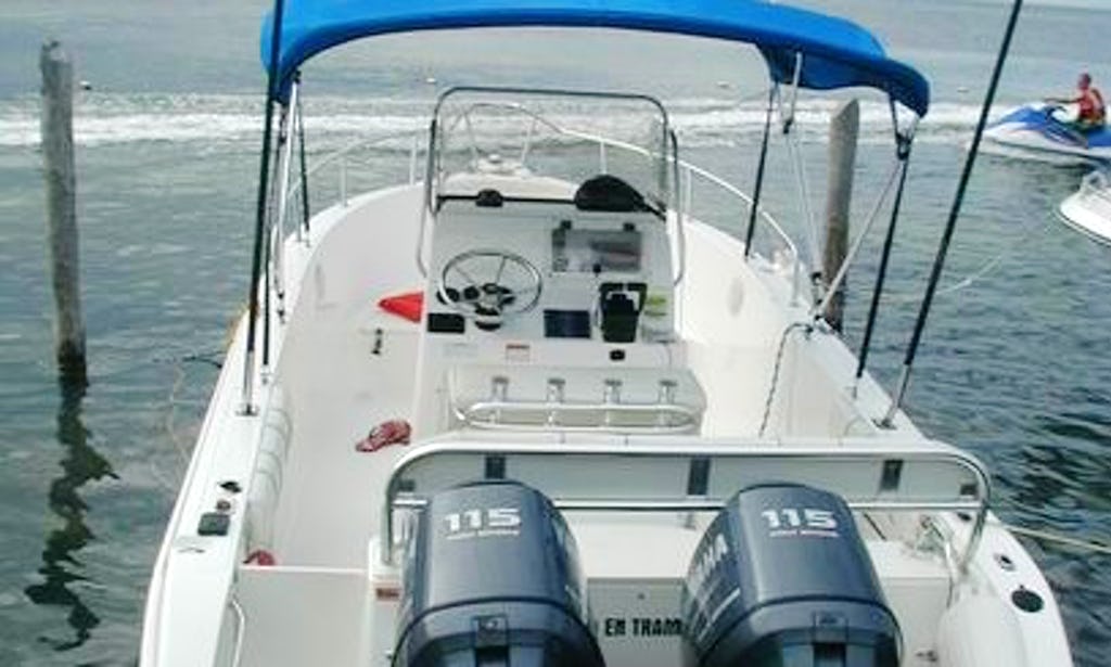 25 ft Cobia middenconsole 