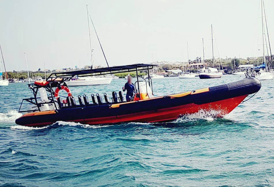 25 ft RIB-motorboot 