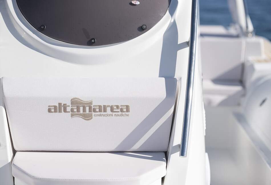 27,89 Fuß Altamarea Motorboot 