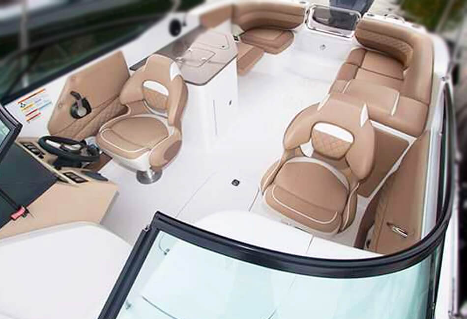 Bateau à moteur Hurricane Sundeck de 27 pieds