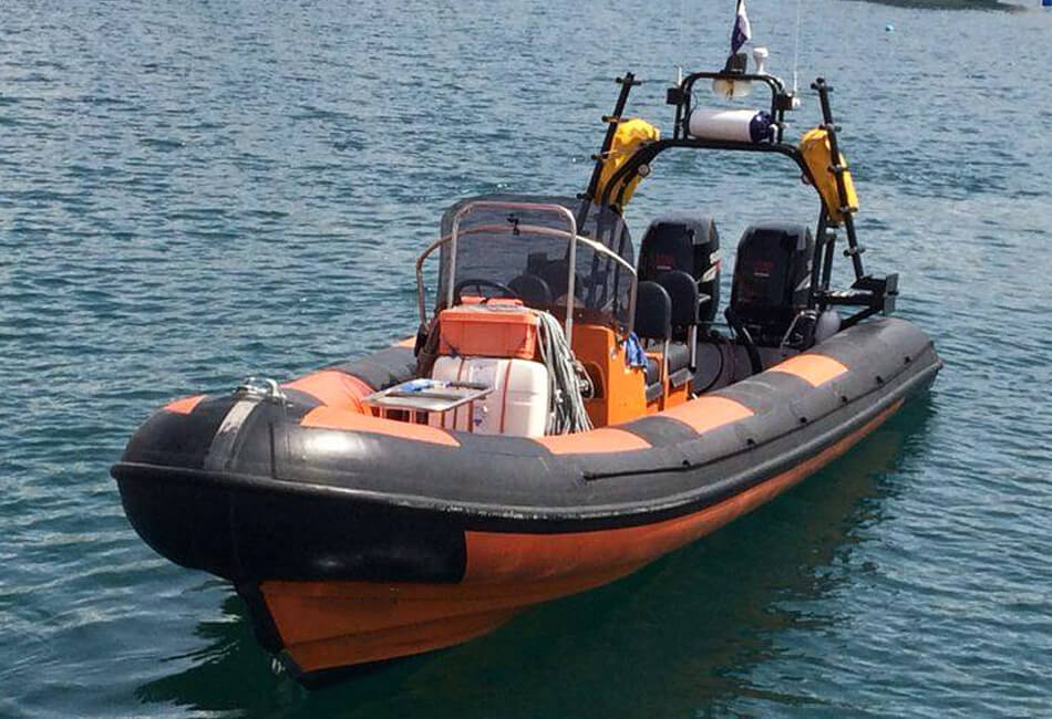 28 Ft เรดเบย์ สตอร์มฟอร์ซ 8.4 ล่องเรือ RIB