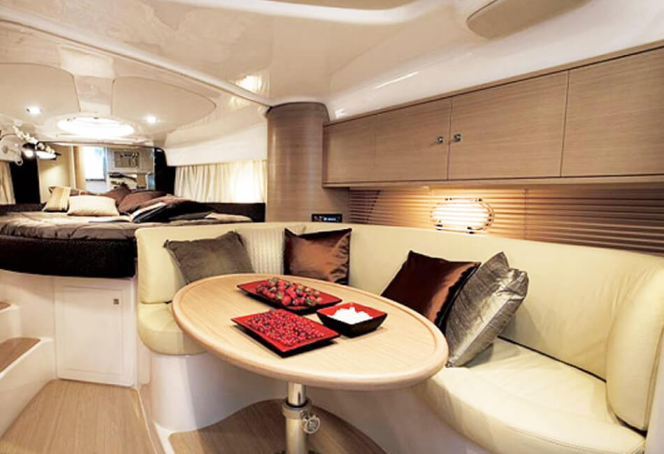 35 ft Sessamarine C35 Motorboat