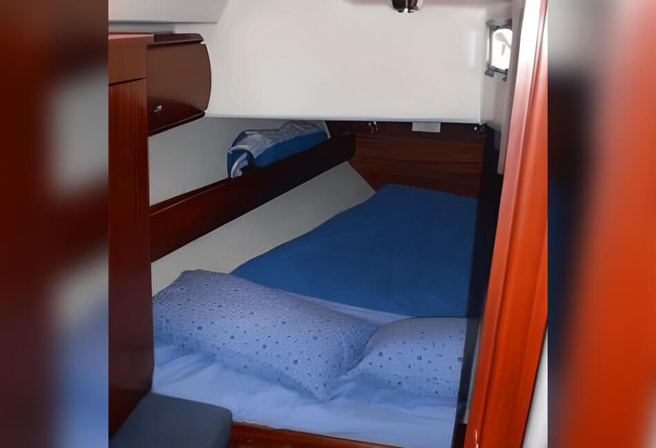36 Ft Bavaria Luxe Sailboat 