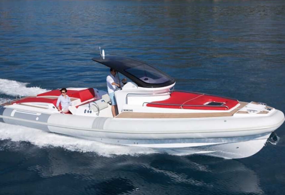 Моторний човен Pirelli P1100 висотою 37 футів 