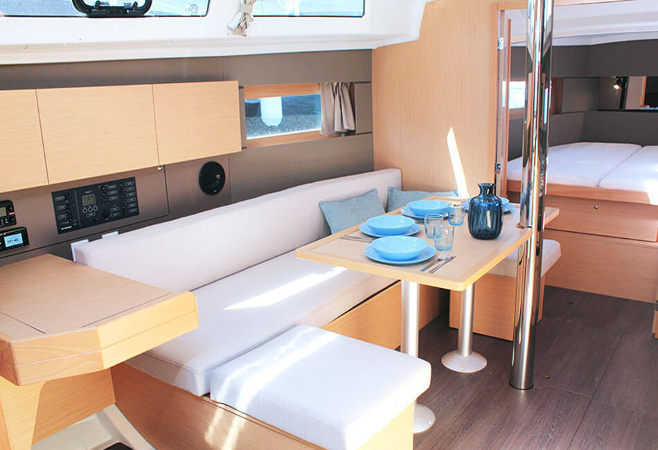 38,1 jalkaa Oceanis Freedom 