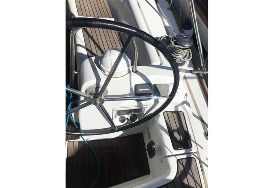 38,8 Ft Oceanis 40 Sailing Yacht XCH-2011