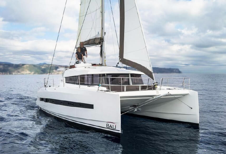 39.1 ft Bali 4.0 