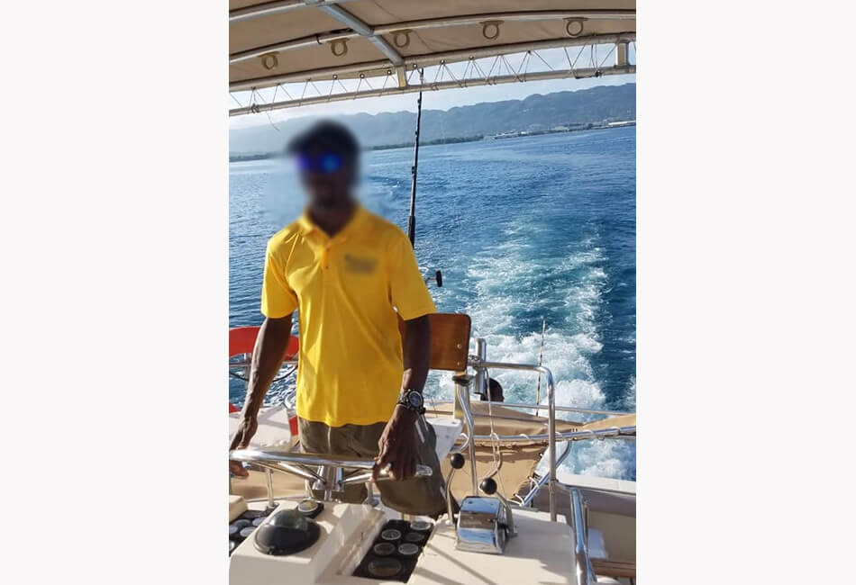 39 -метровий рибалка Фенікс 