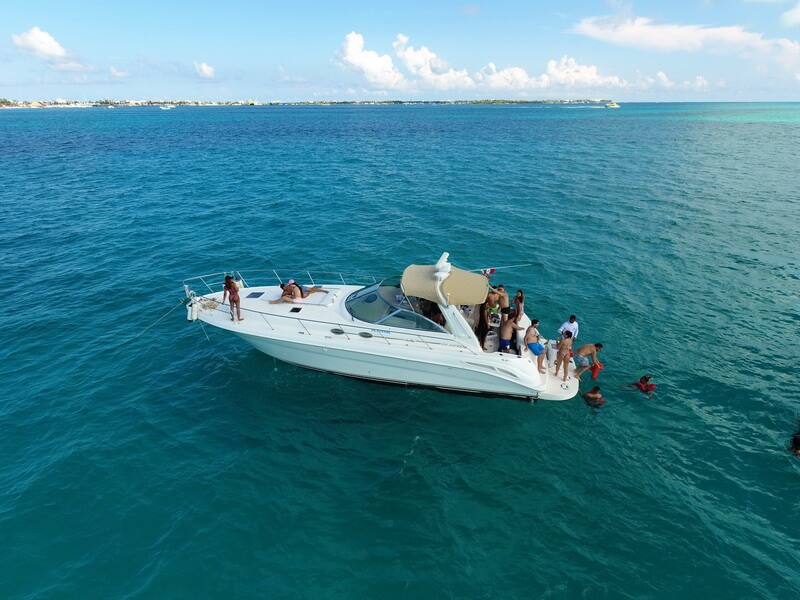 Yacht sportivo a motore SeaRay da 41 piedi 