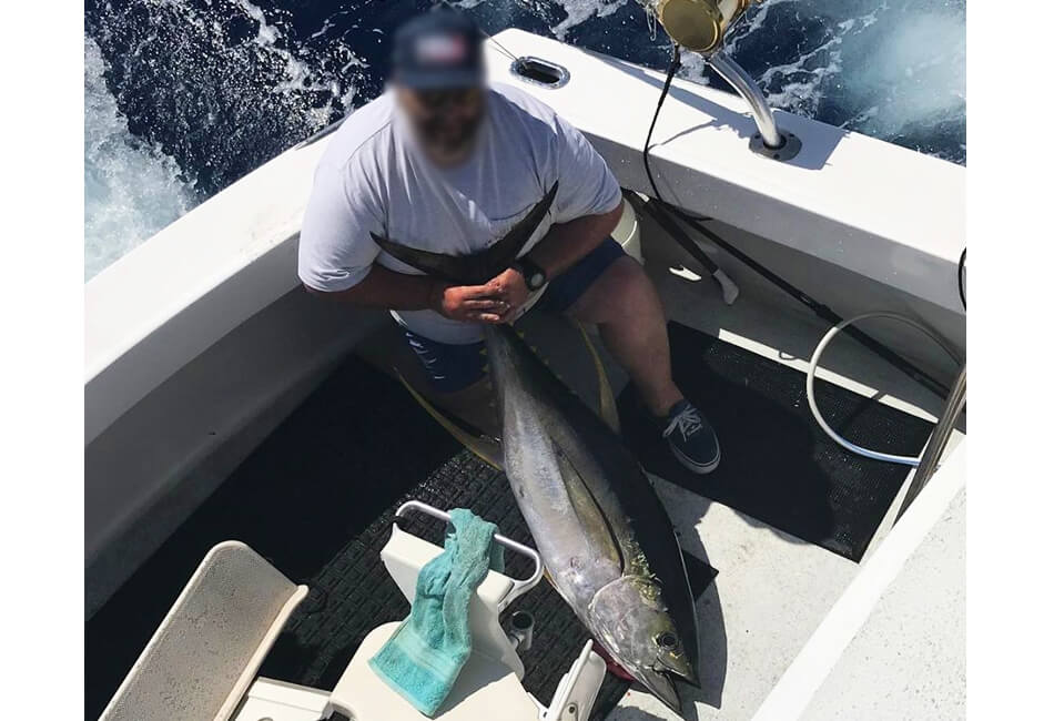 41 ft. Hatteras, športový rybár 