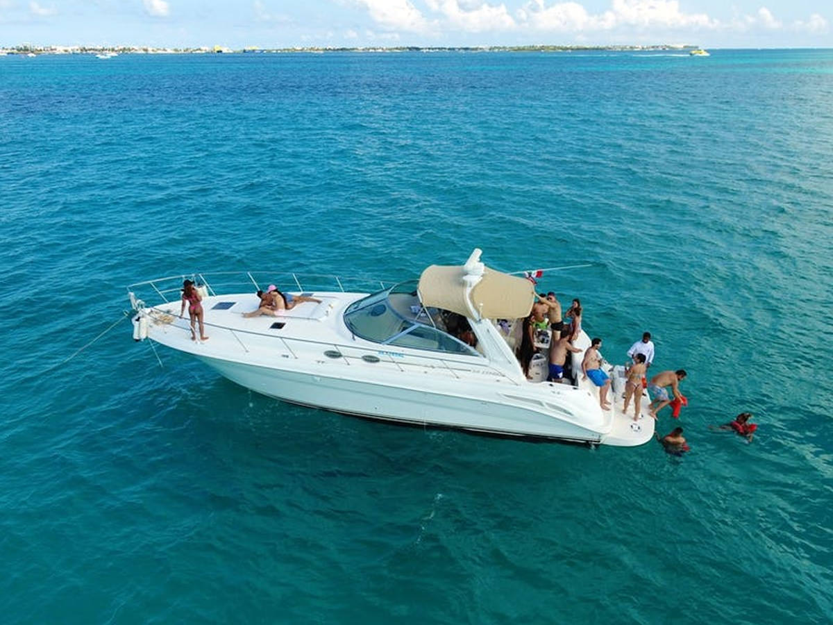41 ft Searay Motor Yacht 