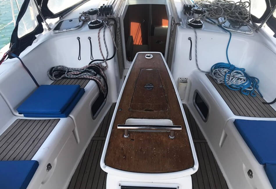 43 Ft Oceanis 43 Beneteau AXC-2007