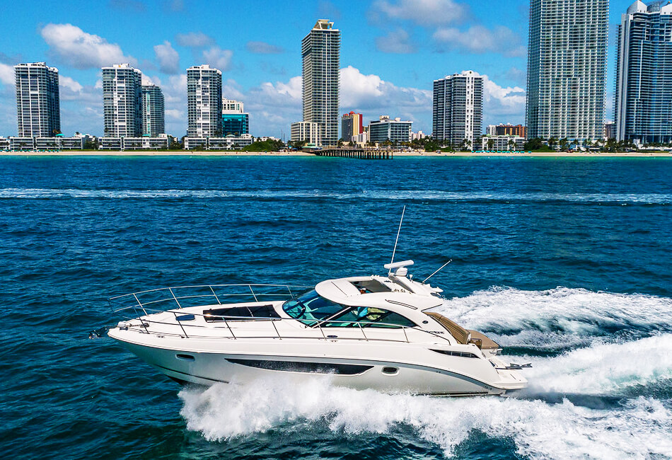 45 Ft Searay Sundancer Luxurious Motor Yacht