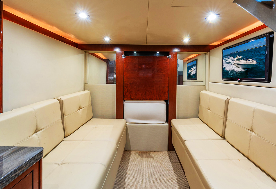 45 Ft Searay Sundancer Luxurious Motor Yacht