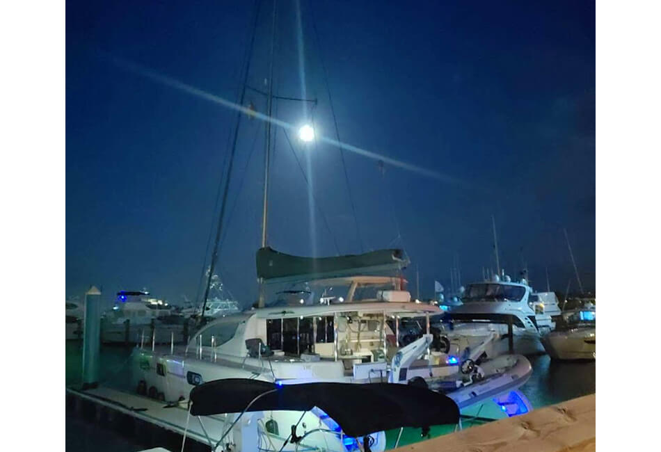 Catamaran cu vele de lux Leopard de 46 ft 