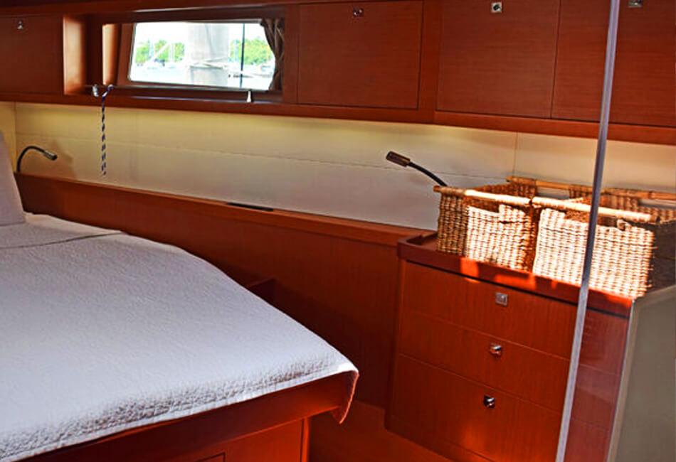 48 Ft Beneteau Oceanis Sailboat 