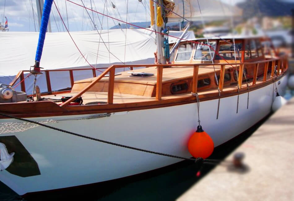 Barcă cu pânze personalizată de 49 ft 