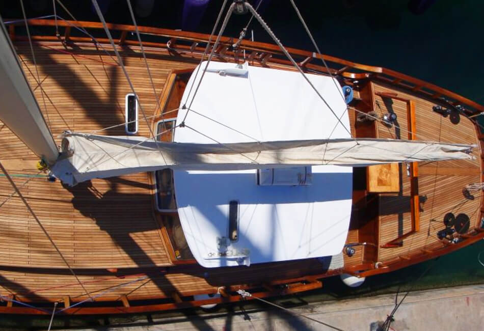 Barcă cu pânze personalizată de 49 ft 