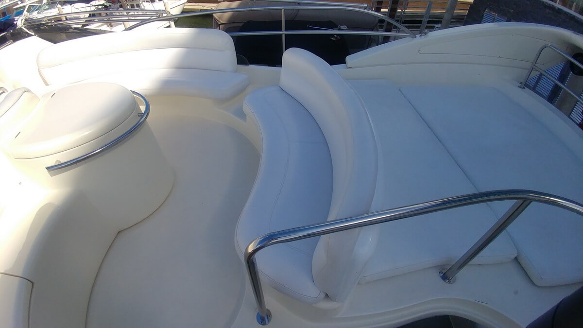 Yacht à moteur Azimut de 50 pieds 