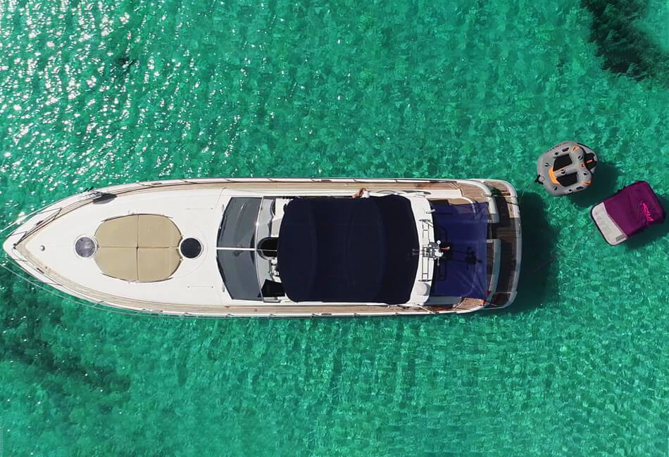 Yacht cu motor elegant de 52,5 ft 
