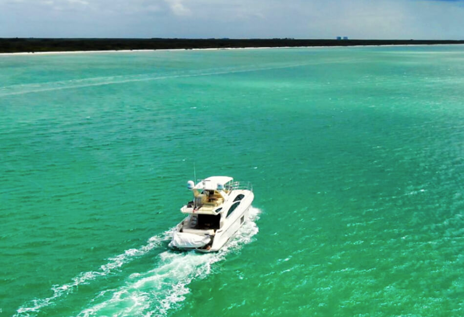 52 Ft Azimut Magnificent Yacht with Flybridge