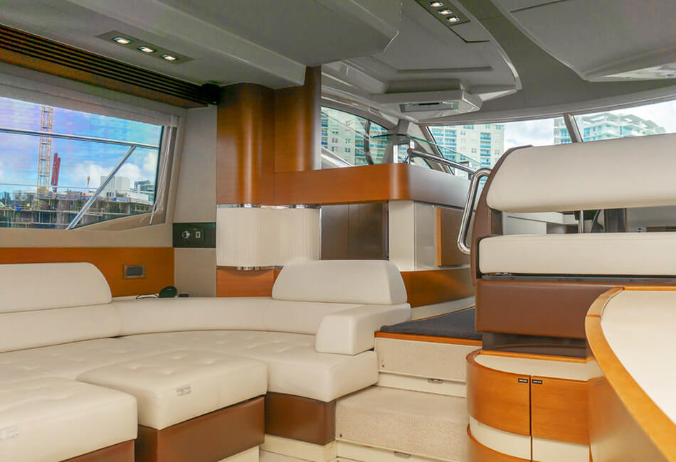 52 Ft Azimut Magnificent Yacht with Flybridge