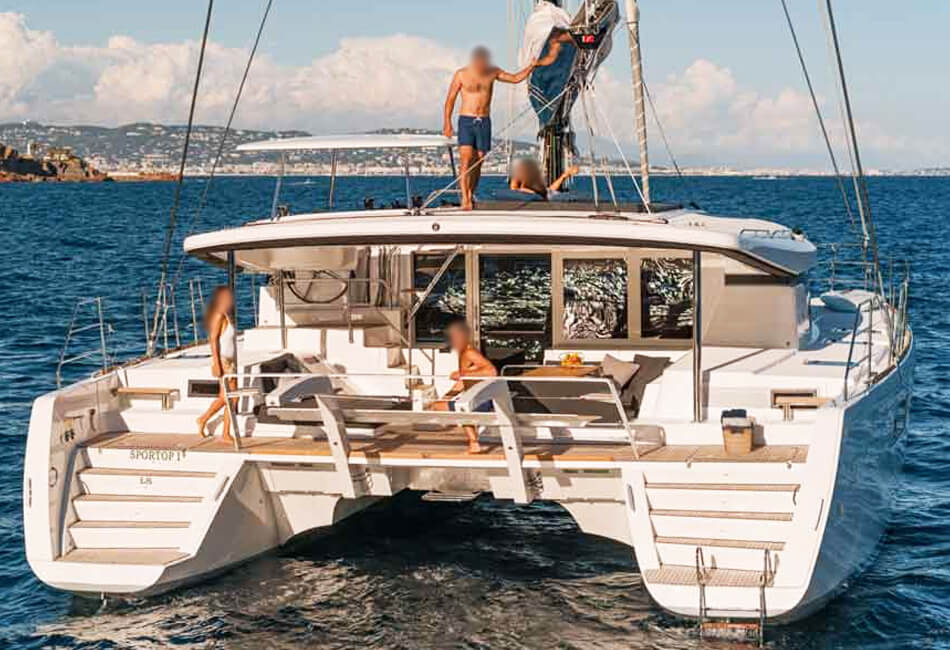 52 ft Lagoon SporTop 