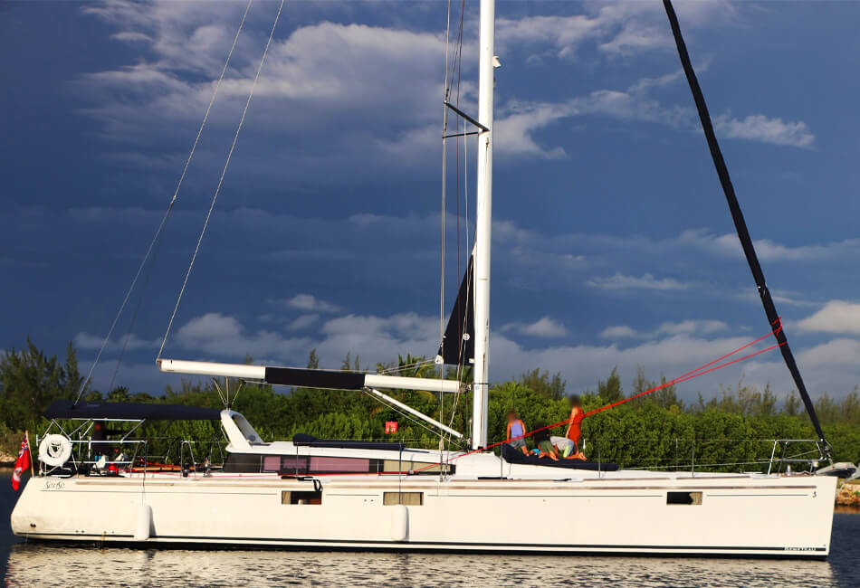 55-футова розкішна вітрильна яхта Beneteau Sense 