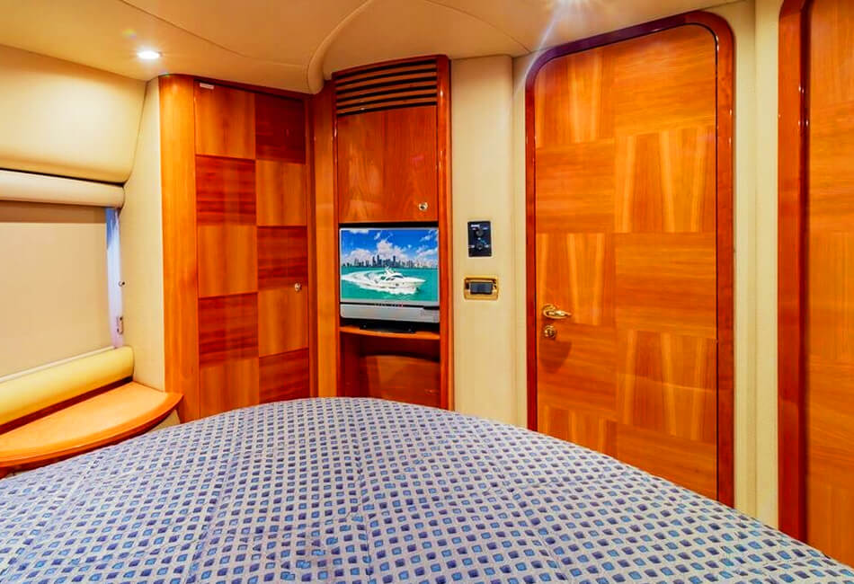 57,5 ft Azimut 