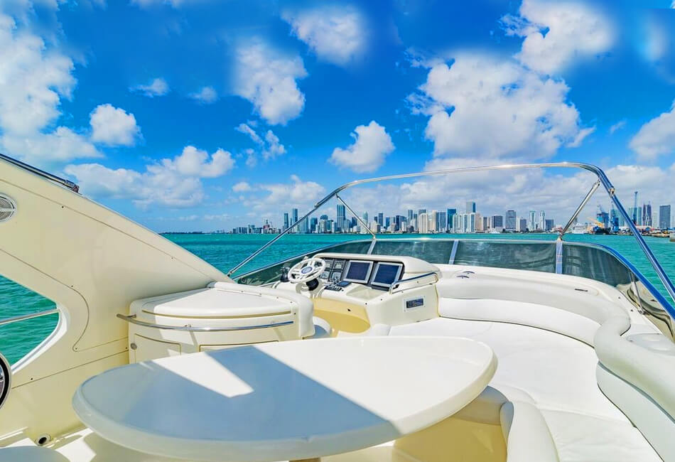 57.5 Ft Azimut Flybridge Yacht