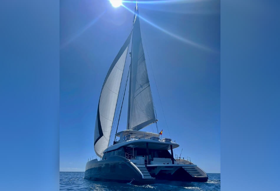 Catamarano di lusso Sunreef 70 da 74,6 piedi 