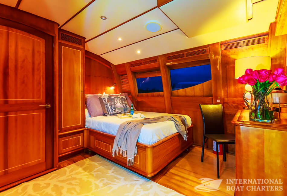 74 Ft Luxury Power Catamaran 