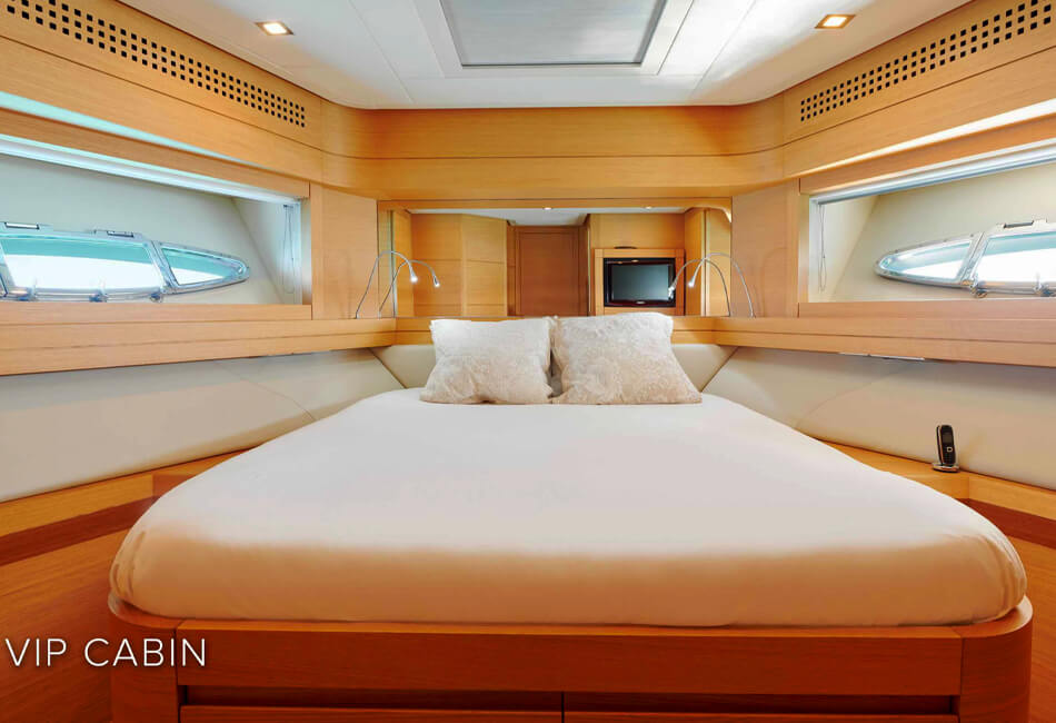 80.4 Ft Pershing 80 