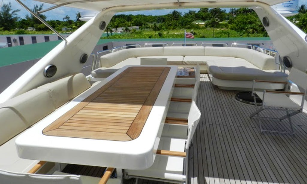 85 ft luxe VIP Azimut-jacht 