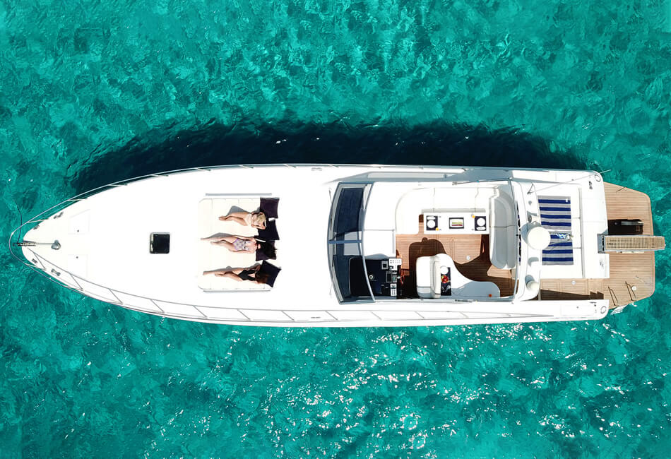 60 fod Alfamarine 58 motoryacht kun lejet med Skipper