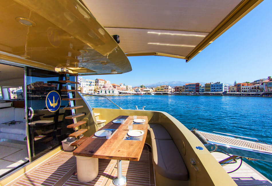 Yacht à moteur de luxe Dufin de 59 pieds uniquement loué avec Skipper