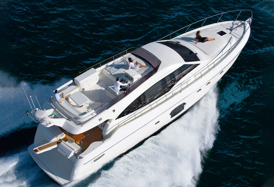 Luxusní motorová jachta 60 Ft Ferretti 592 