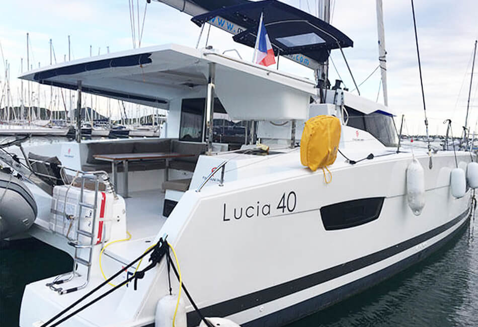 Catamarán Lucia de 40 pies 