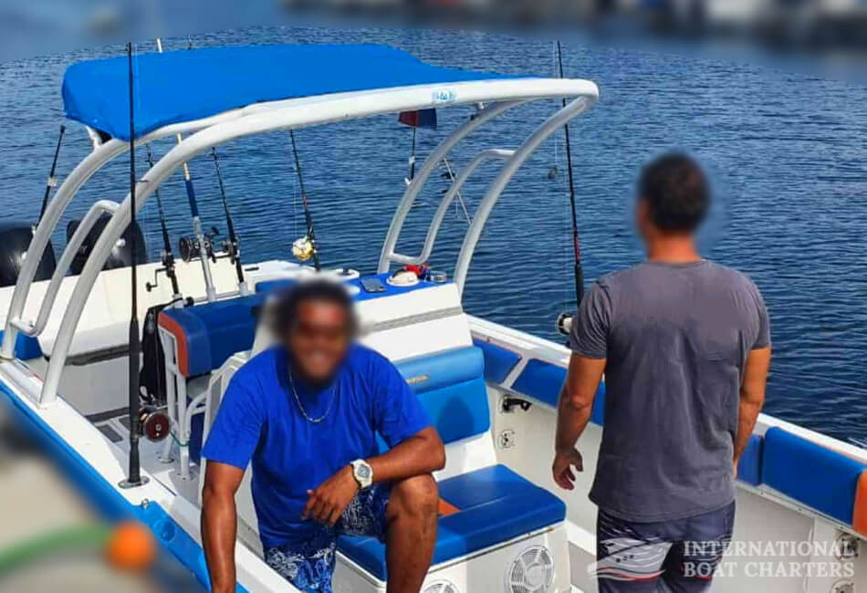 25 Ft Mako 25 Center Console Fishing Boat