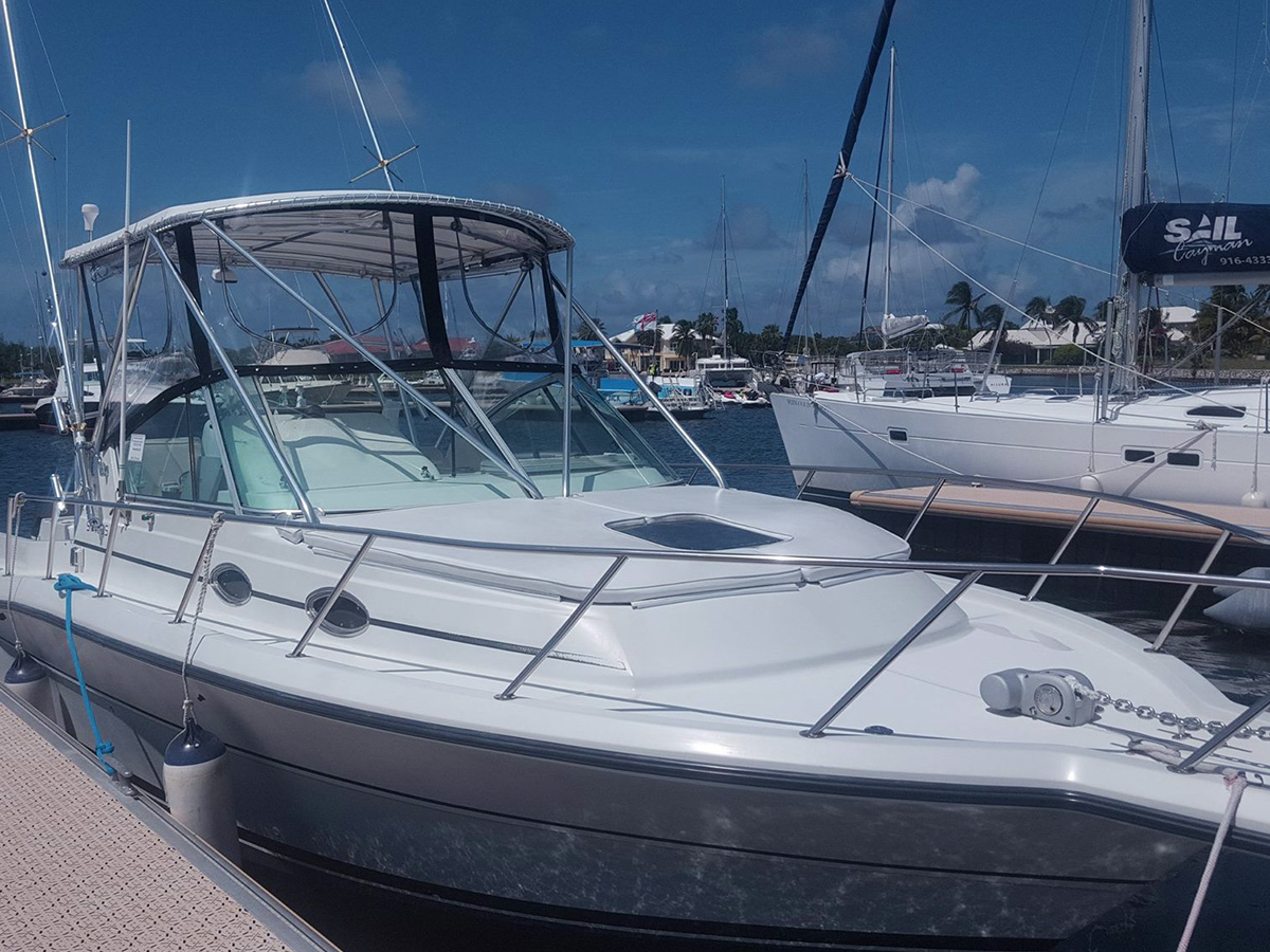 Power Boat With Twin 300hp Outboards - Cayman Boat Charters